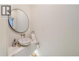 719 Victoria, Windsor, ON N9A4N3 Photo 17