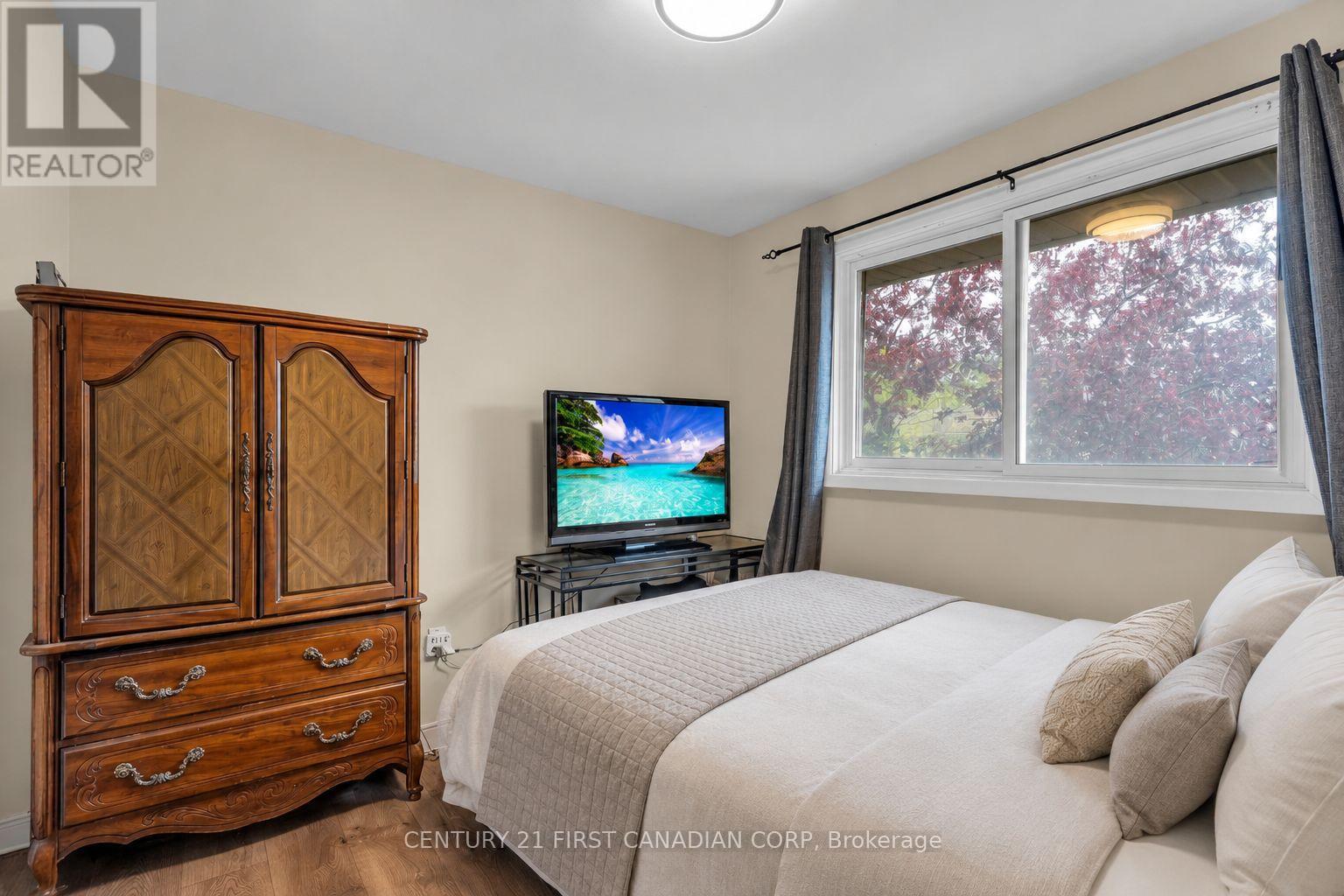 22 DENLAW ROAD - 27