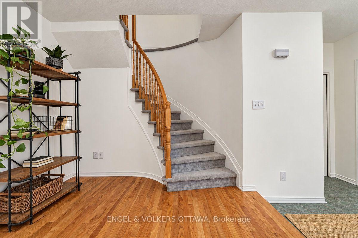 Condos for Sale in Ottawa – 154 COLLEGE CIRCLE, Ottawa – By Peter Sagos - Image 6