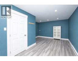 264 Maplehurst Drive, photo 24