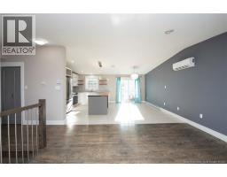 264 Maplehurst Drive, photo 3