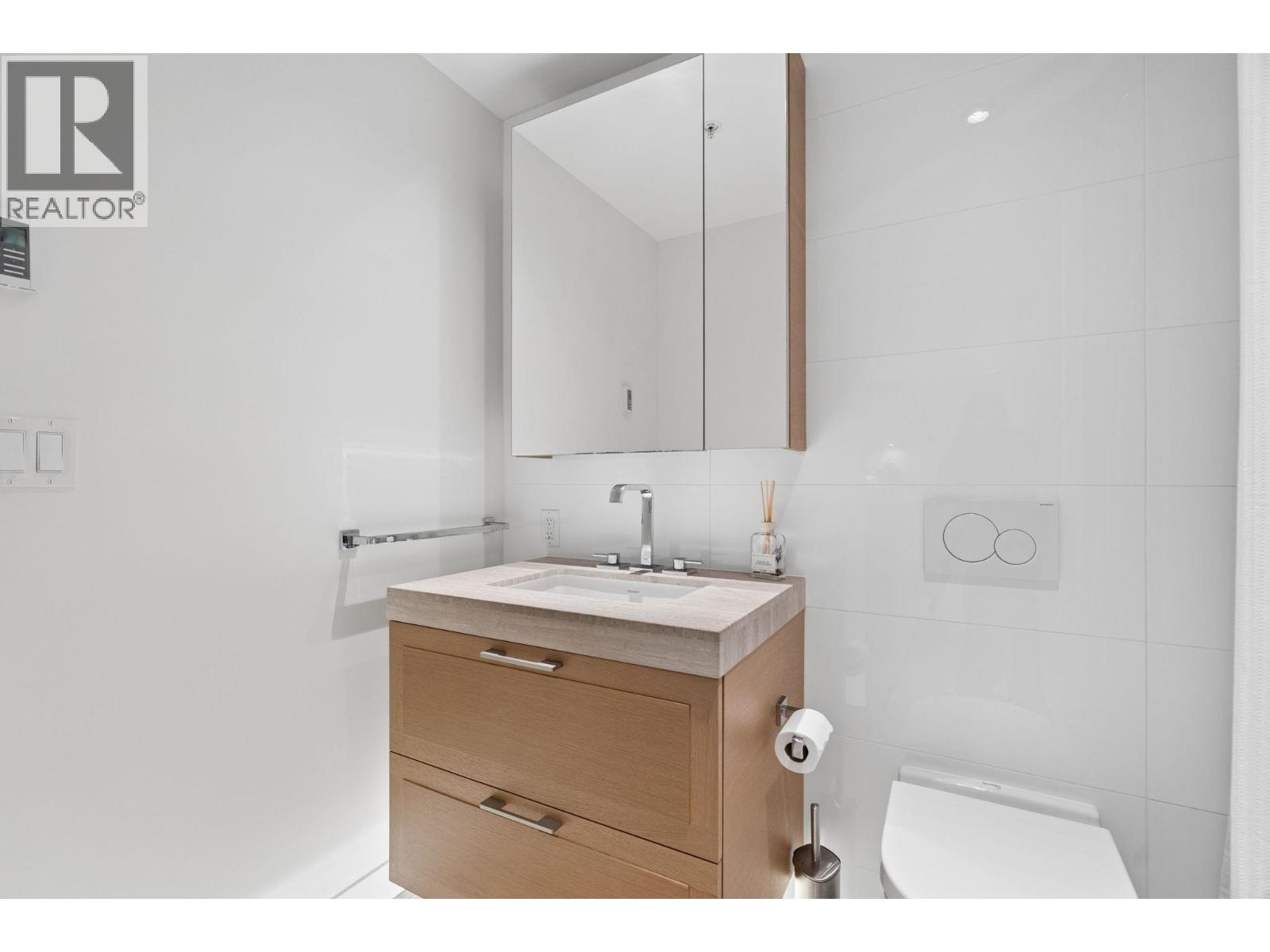 Photo 17 of 33