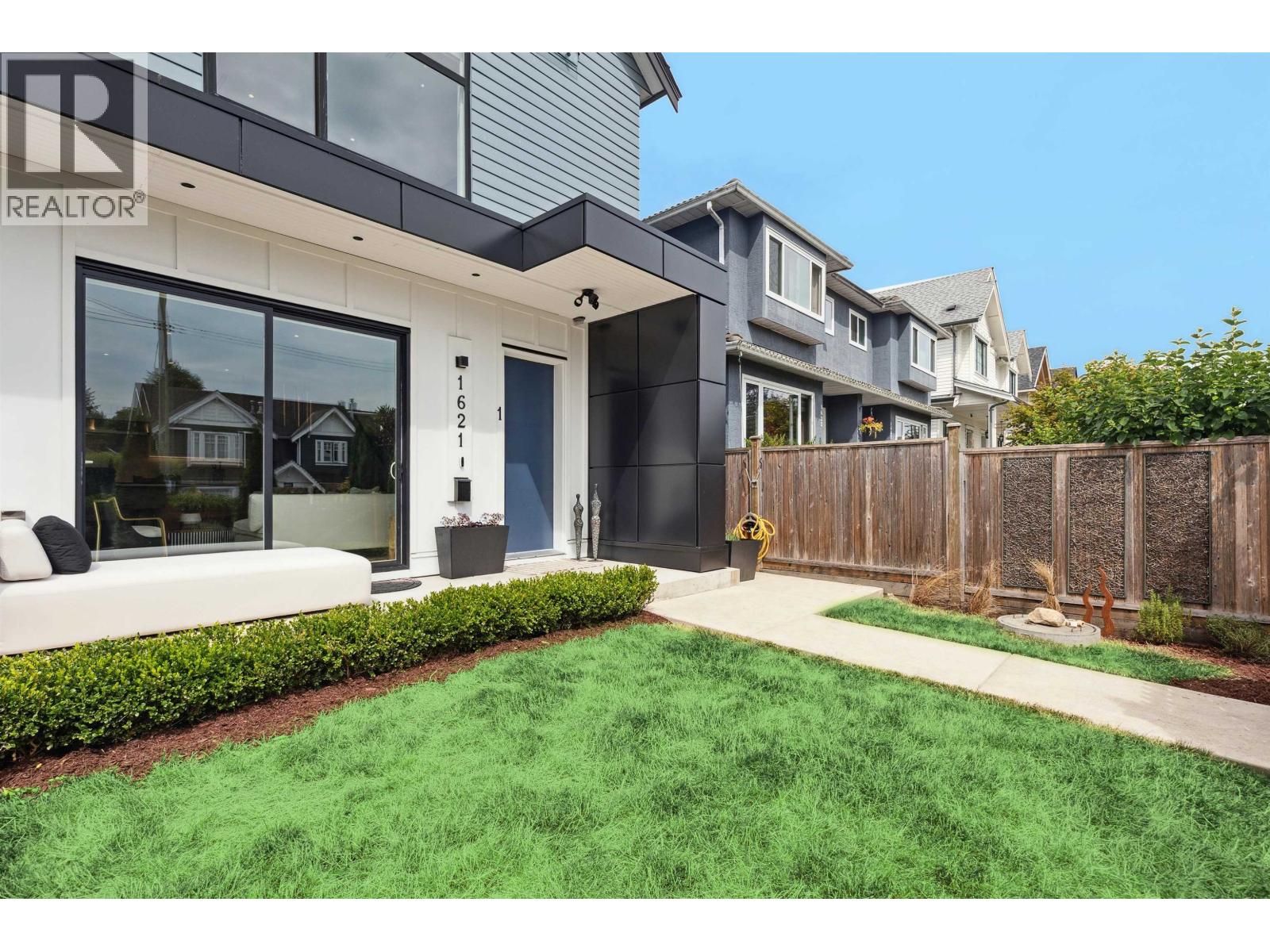 Photo of 1 1621 E 11TH AVENUE 3