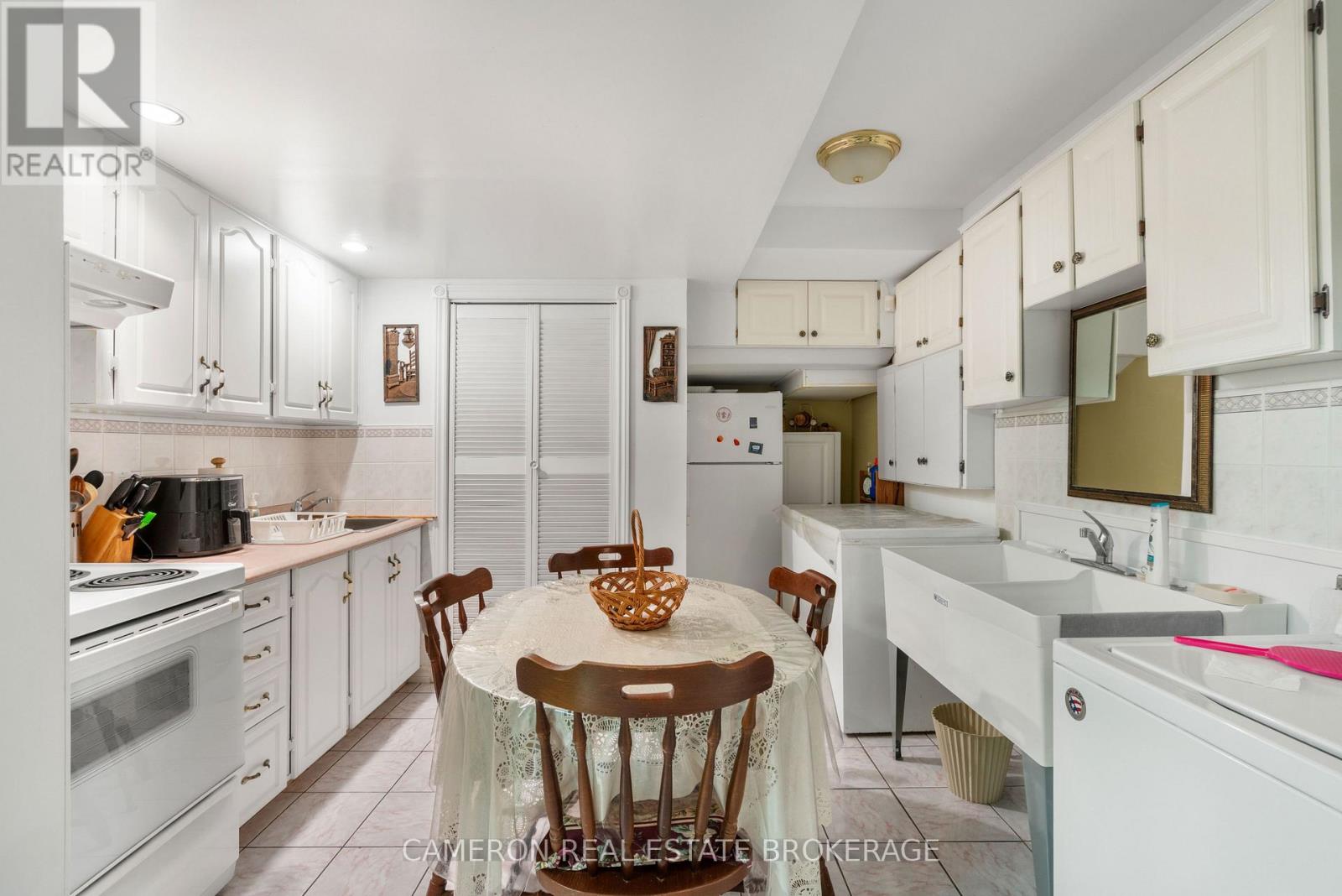2053 CONCORDE AVENUE - 27