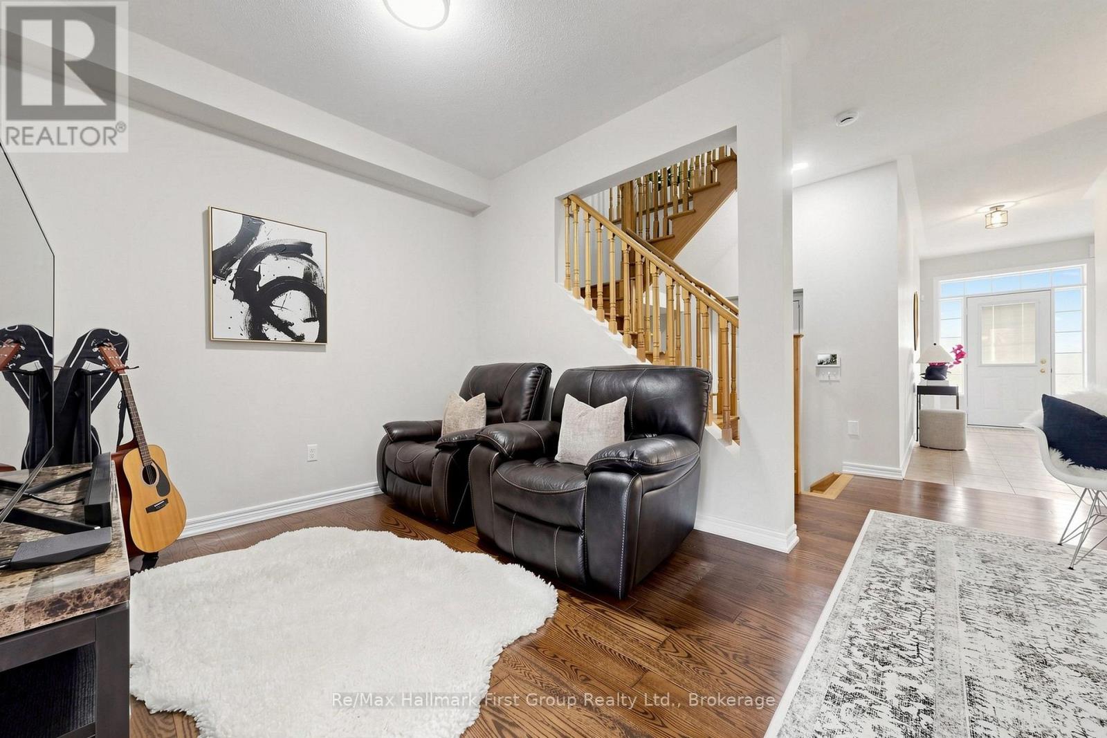 124 Kenneth Hobbs Avenue, Whitby, ON photo 10