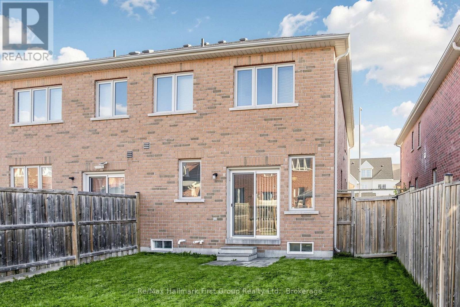 124 Kenneth Hobbs Avenue, Whitby, ON photo 42