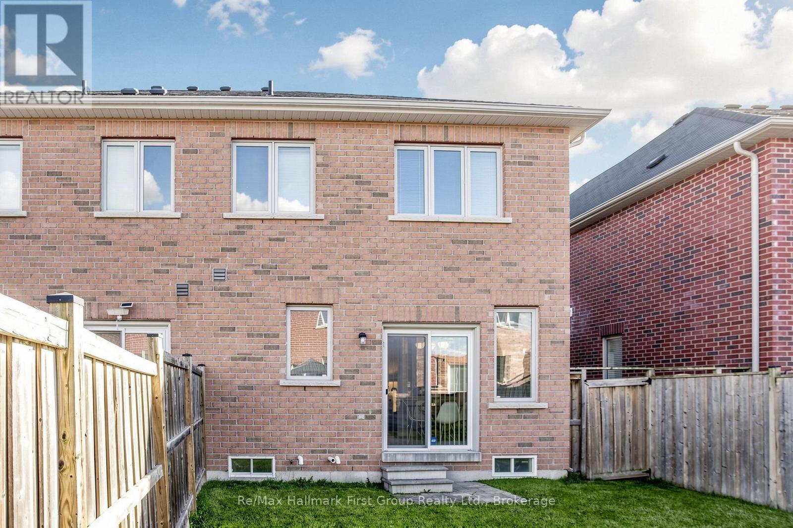 124 Kenneth Hobbs Avenue, Whitby, ON photo 43