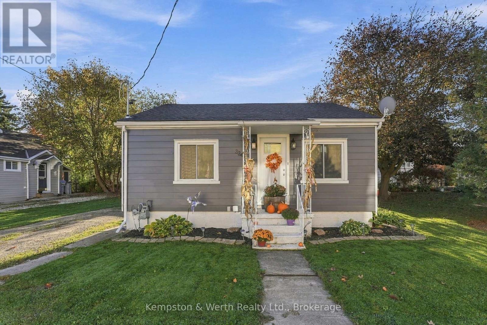 334 Davidson Avenue N, photo 1 of 27