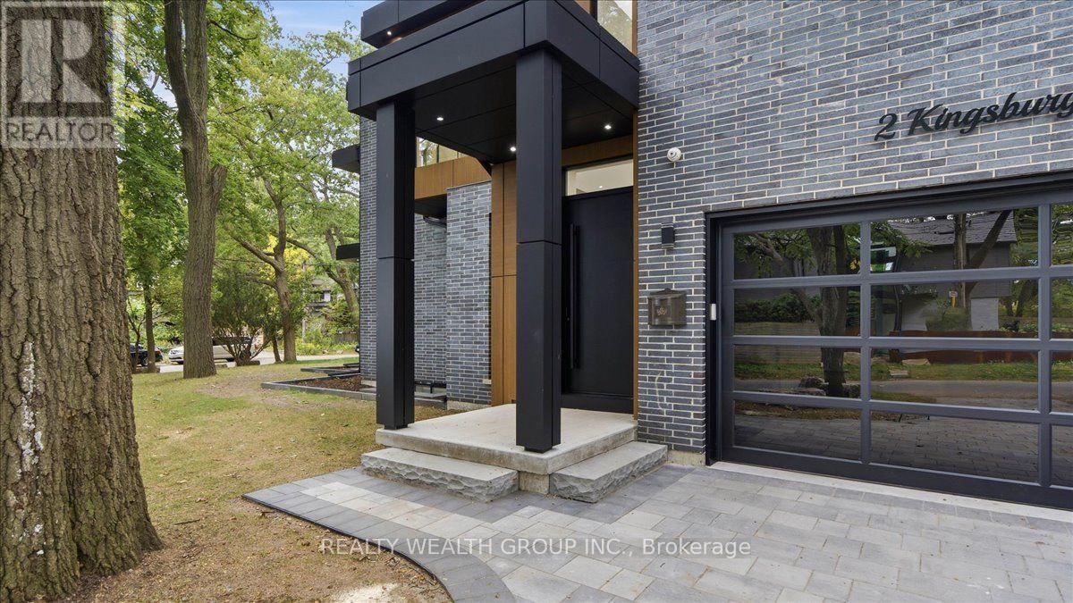 2 Kingsbury Crescent, Toronto, ON photo 4
