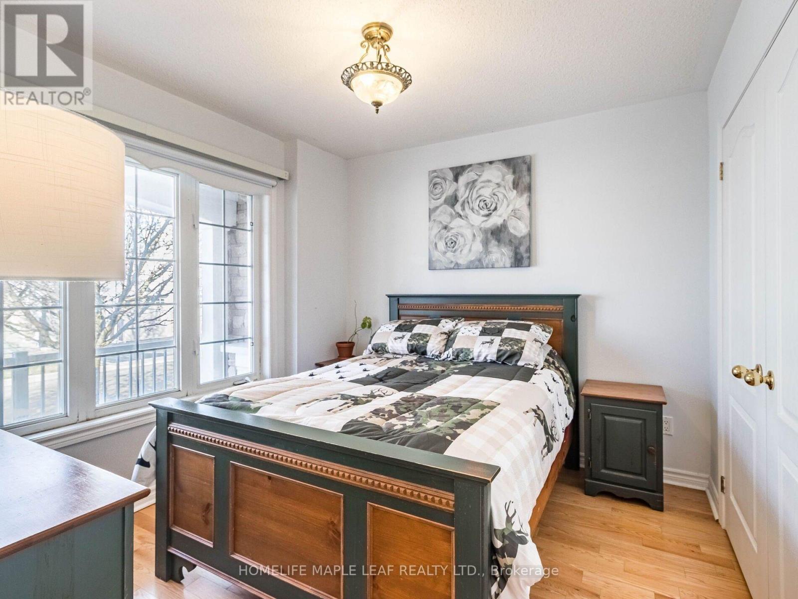 8- 350 Lakebreeze Drive, Clarington, ON photo 6