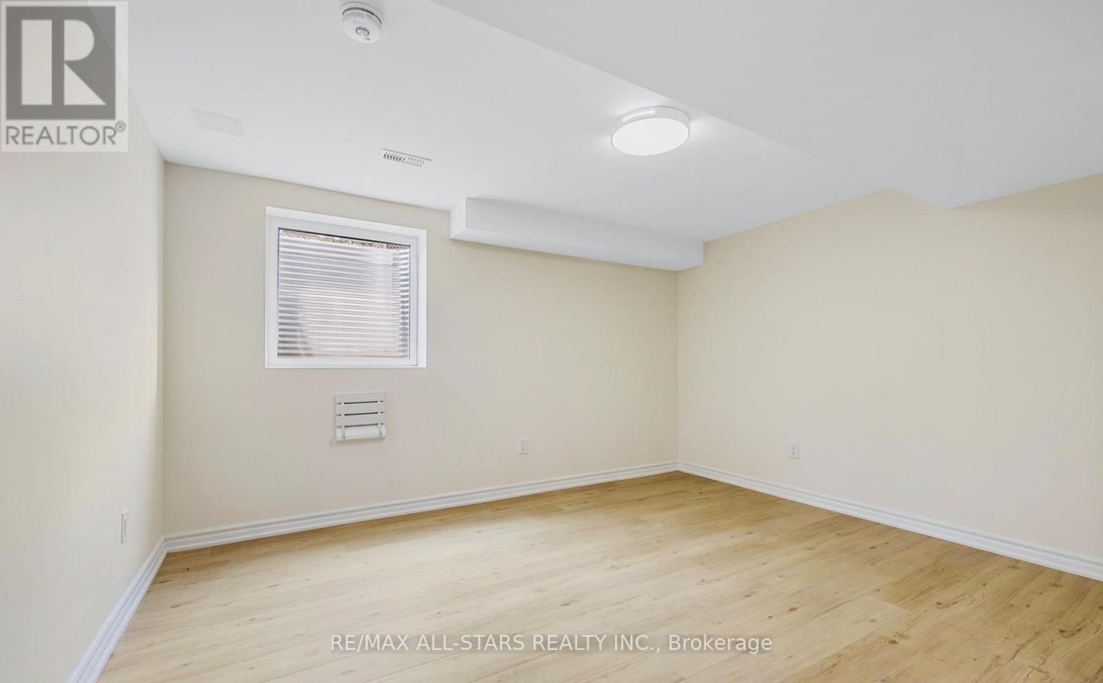 23 Hyacinth Unit Basement photo 2