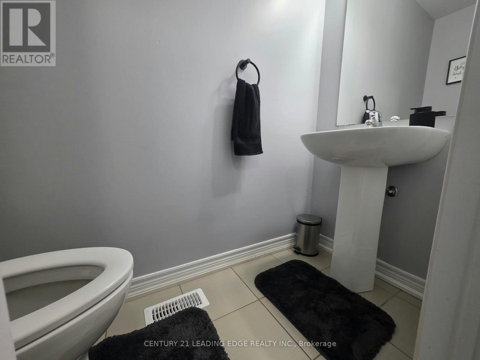 57 Great Gabe Crescent, Oshawa, ON photo 4