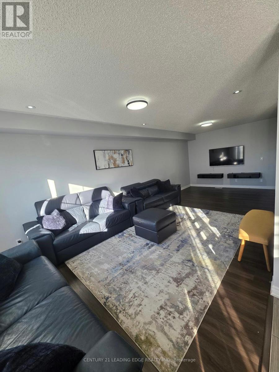 57 Great Gabe Crescent, Oshawa, ON photo 6