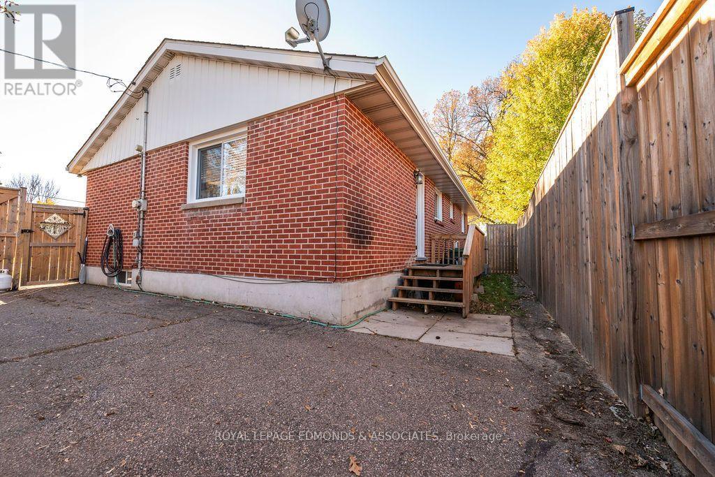 525 IRVING STREET - 34