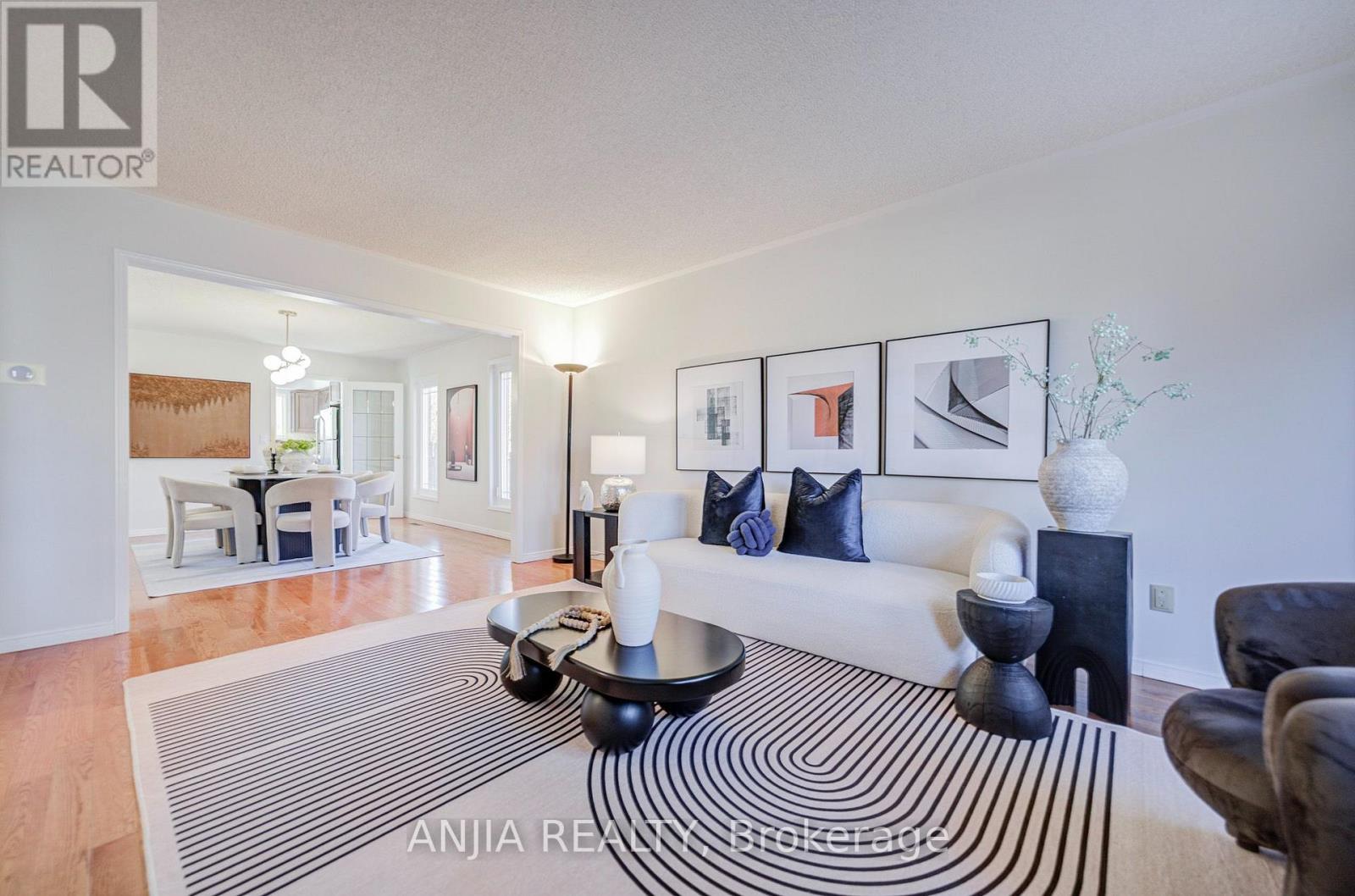 17 Charrington Crescent, Markham, ON photo 14
