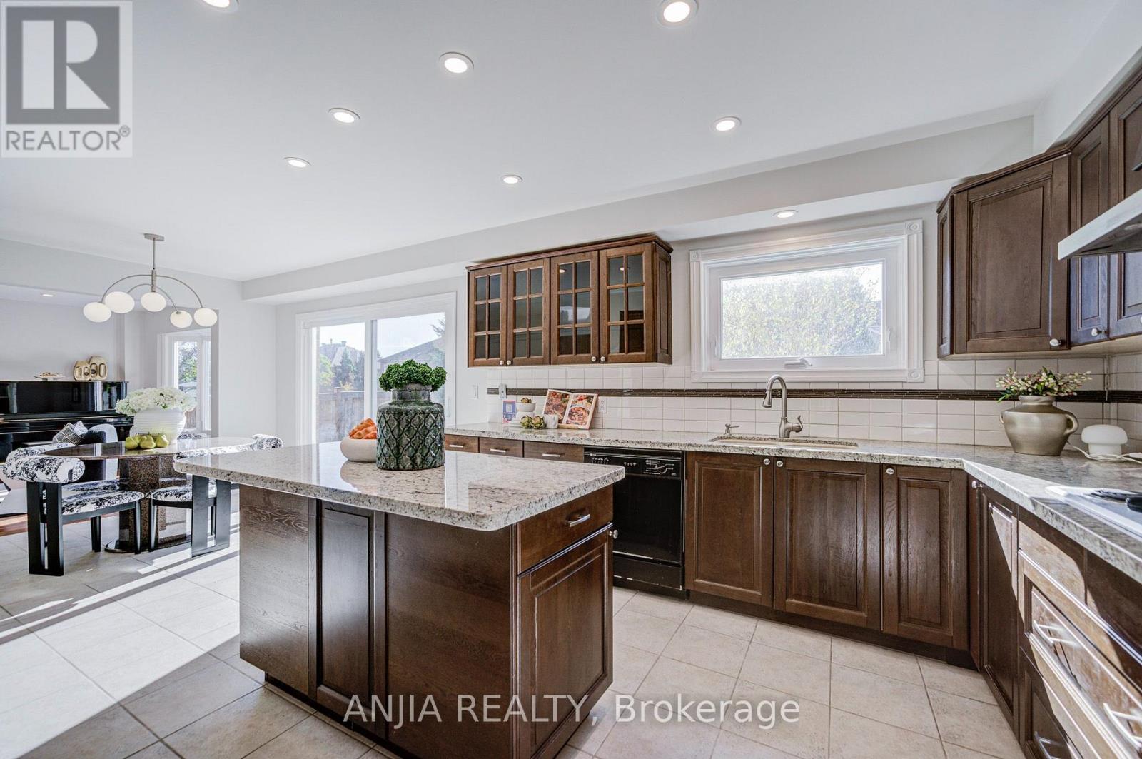 17 Charrington Crescent, Markham, ON photo 18