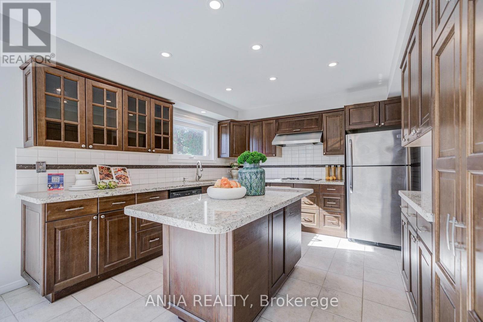 17 CHARRINGTON CRESCENT - 19