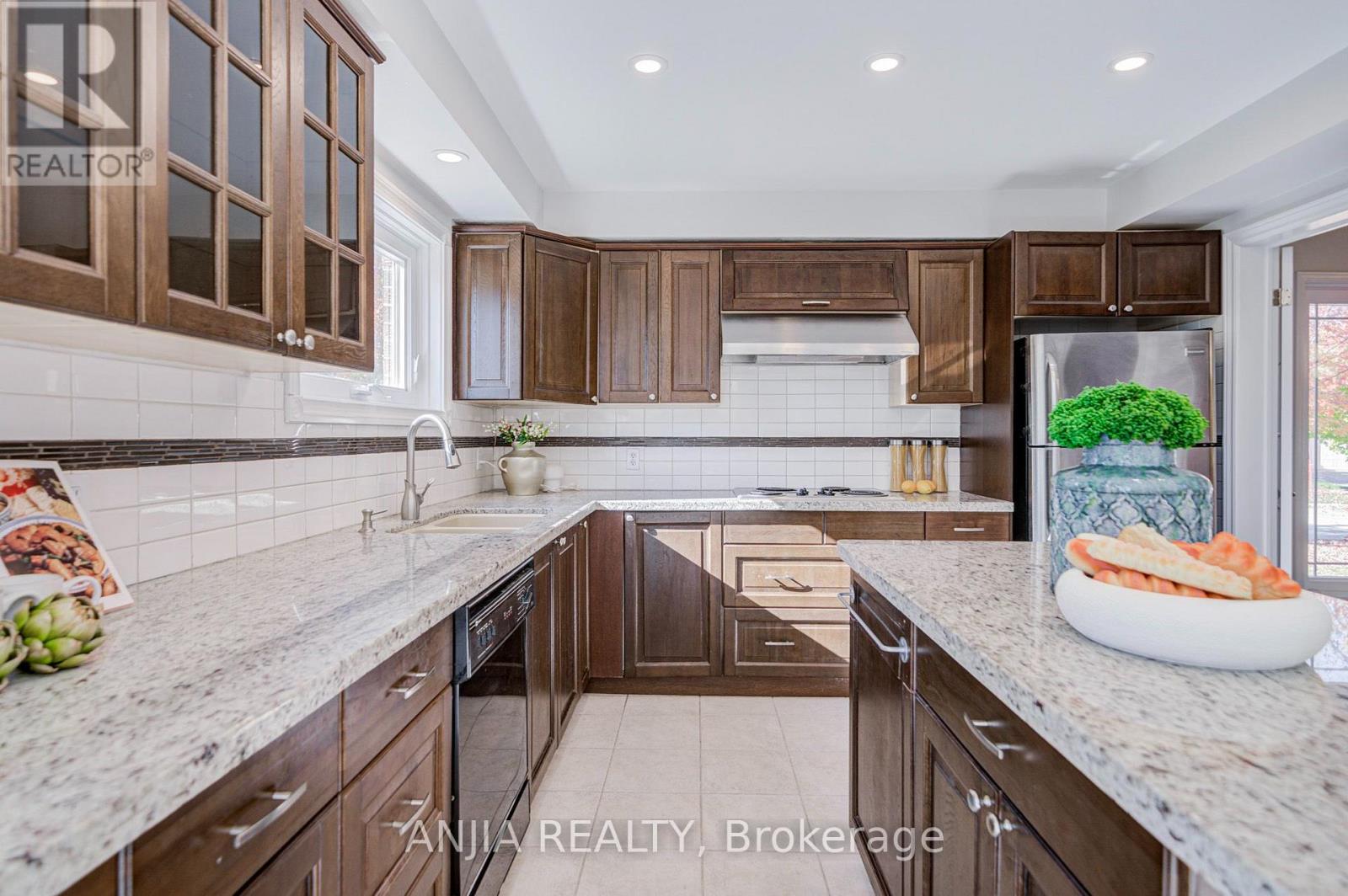 17 Charrington Crescent, Markham, ON photo 21