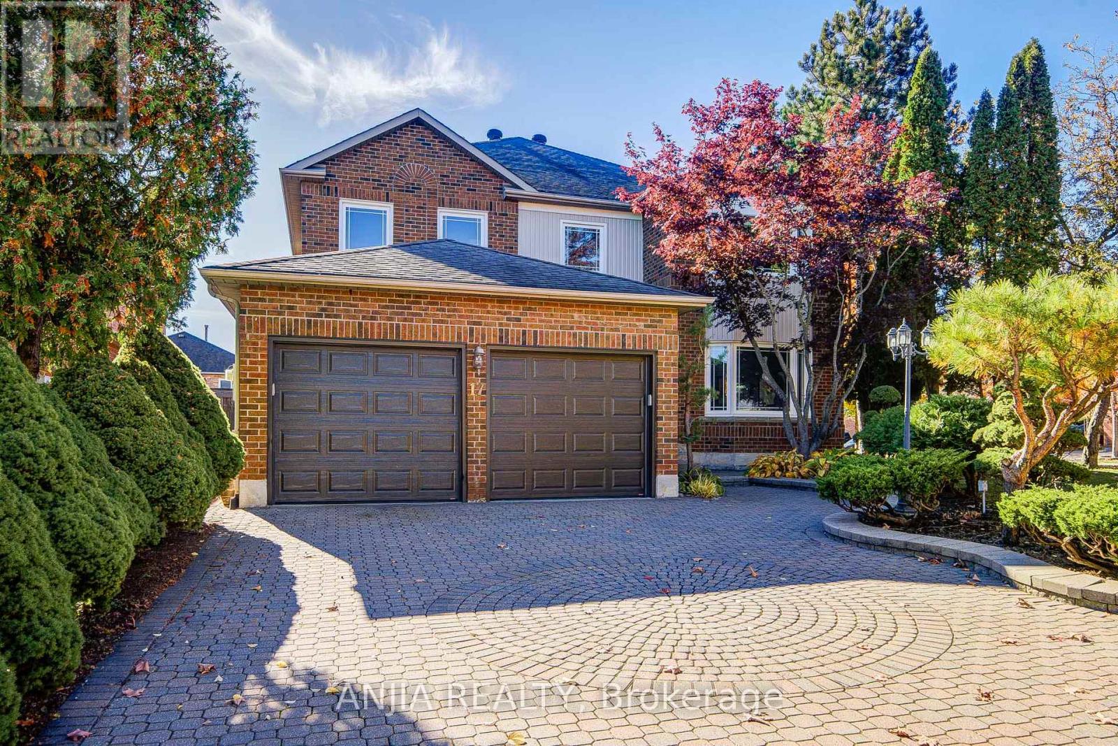 17 CHARRINGTON CRESCENT - 3