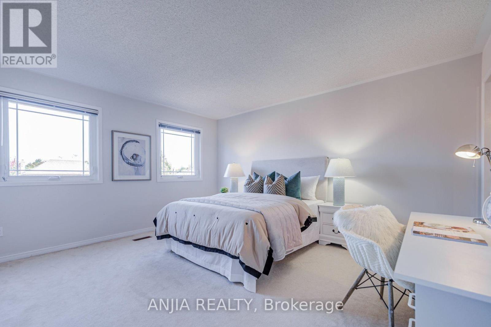 17 CHARRINGTON CRESCENT - 45