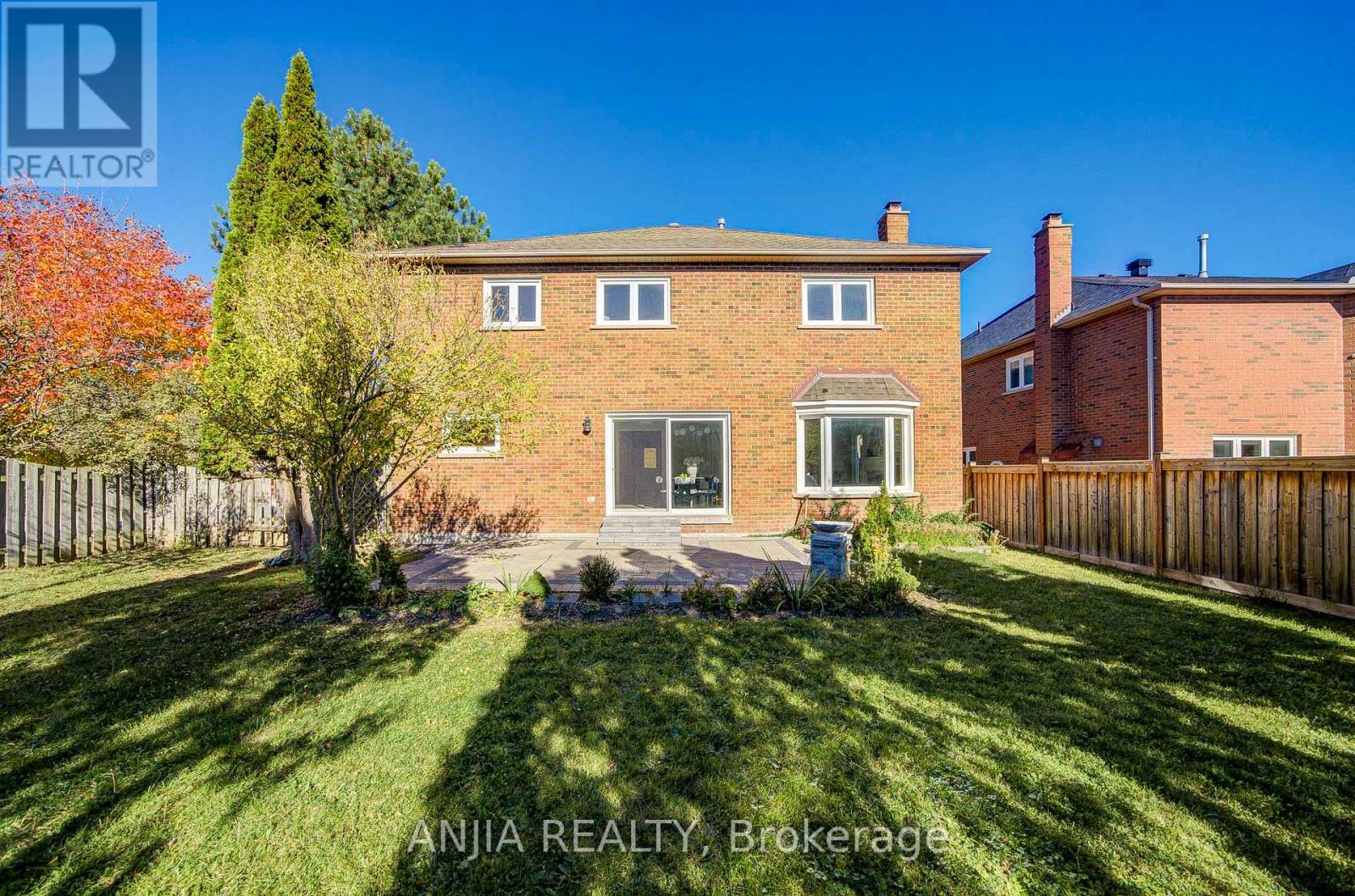 17 CHARRINGTON CRESCENT - 48