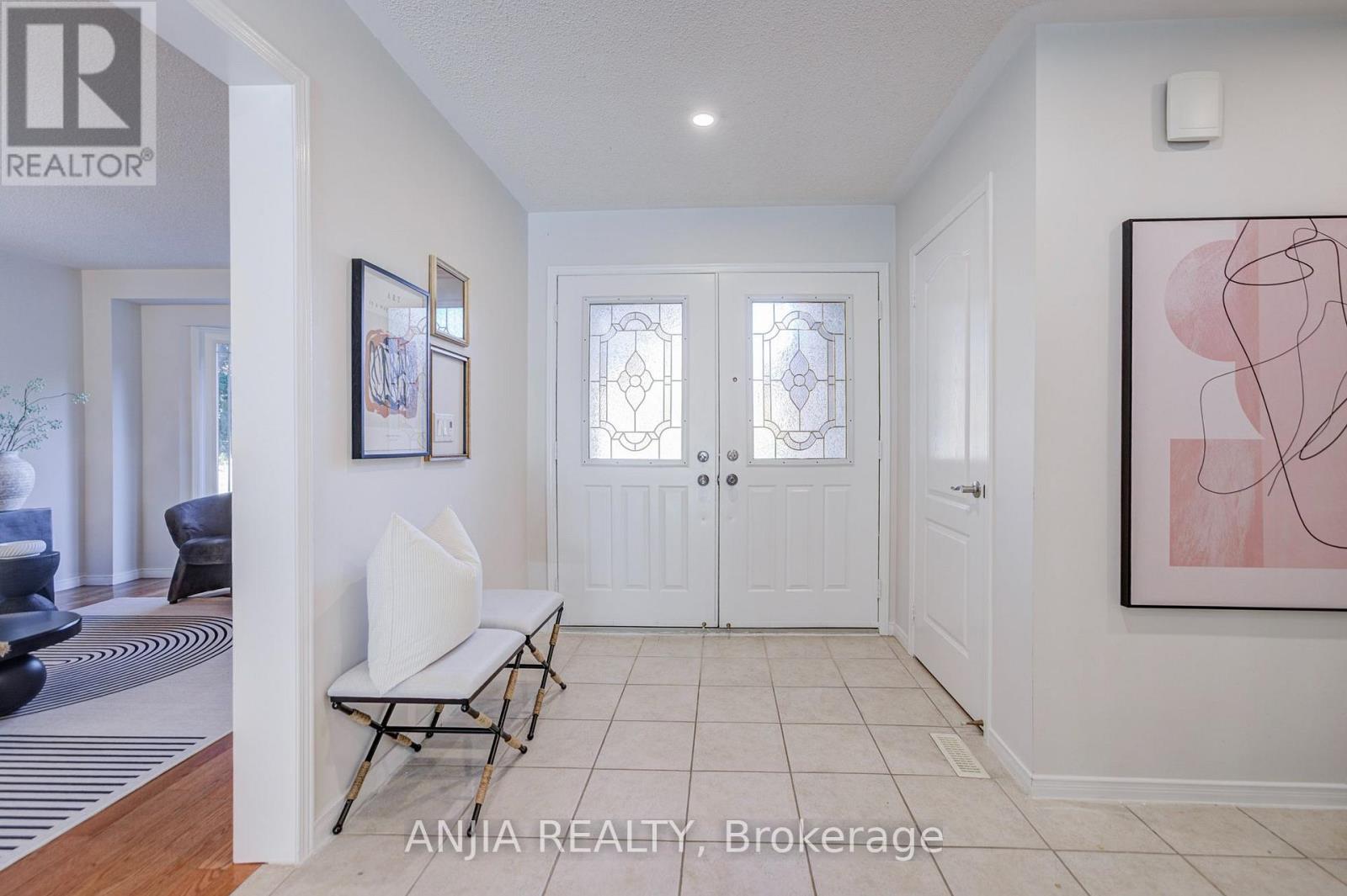 17 CHARRINGTON CRESCENT - 6