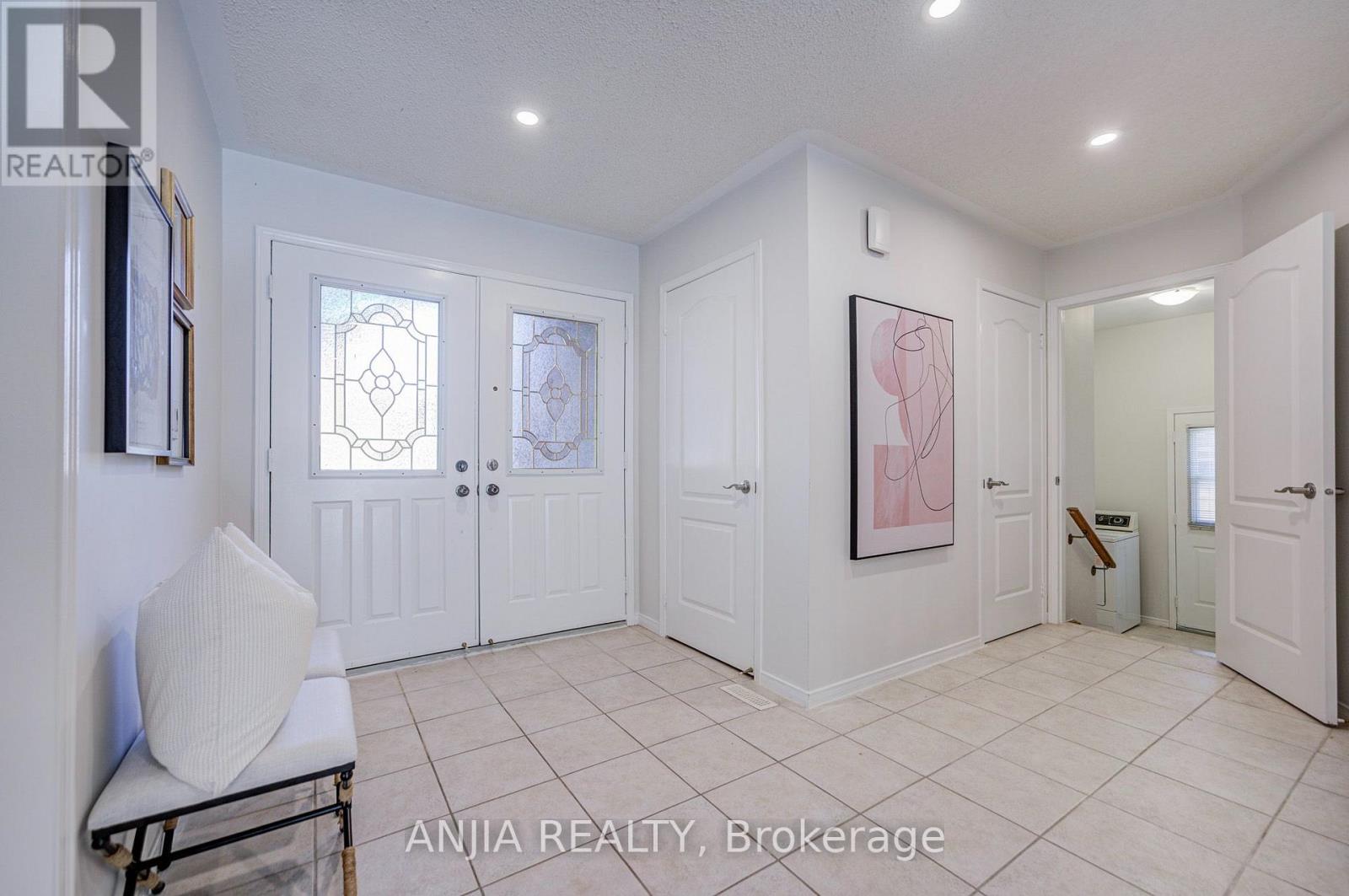 17 Charrington Crescent, Markham, ON photo 7