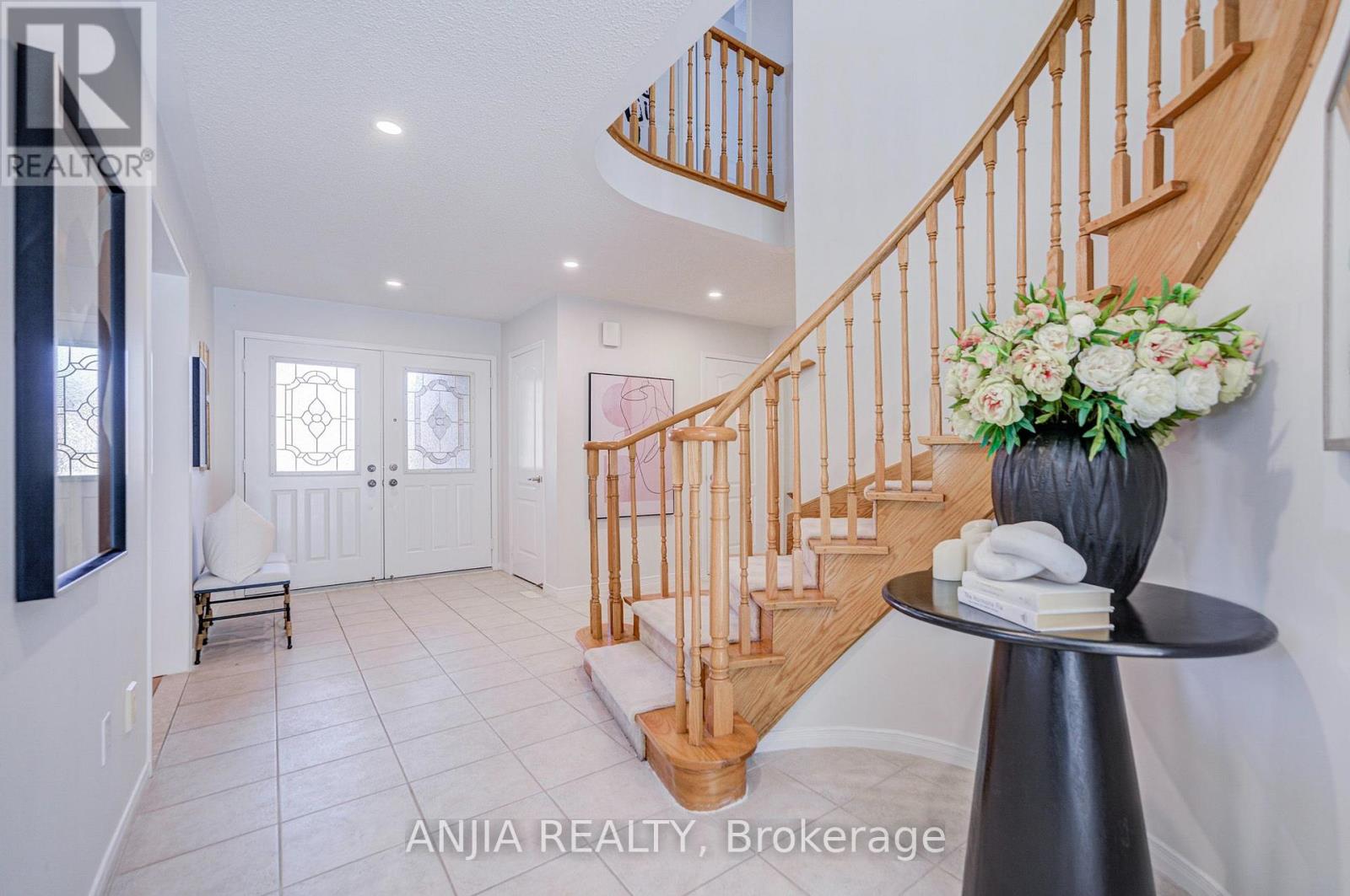 17 Charrington Crescent, Markham, ON photo 8