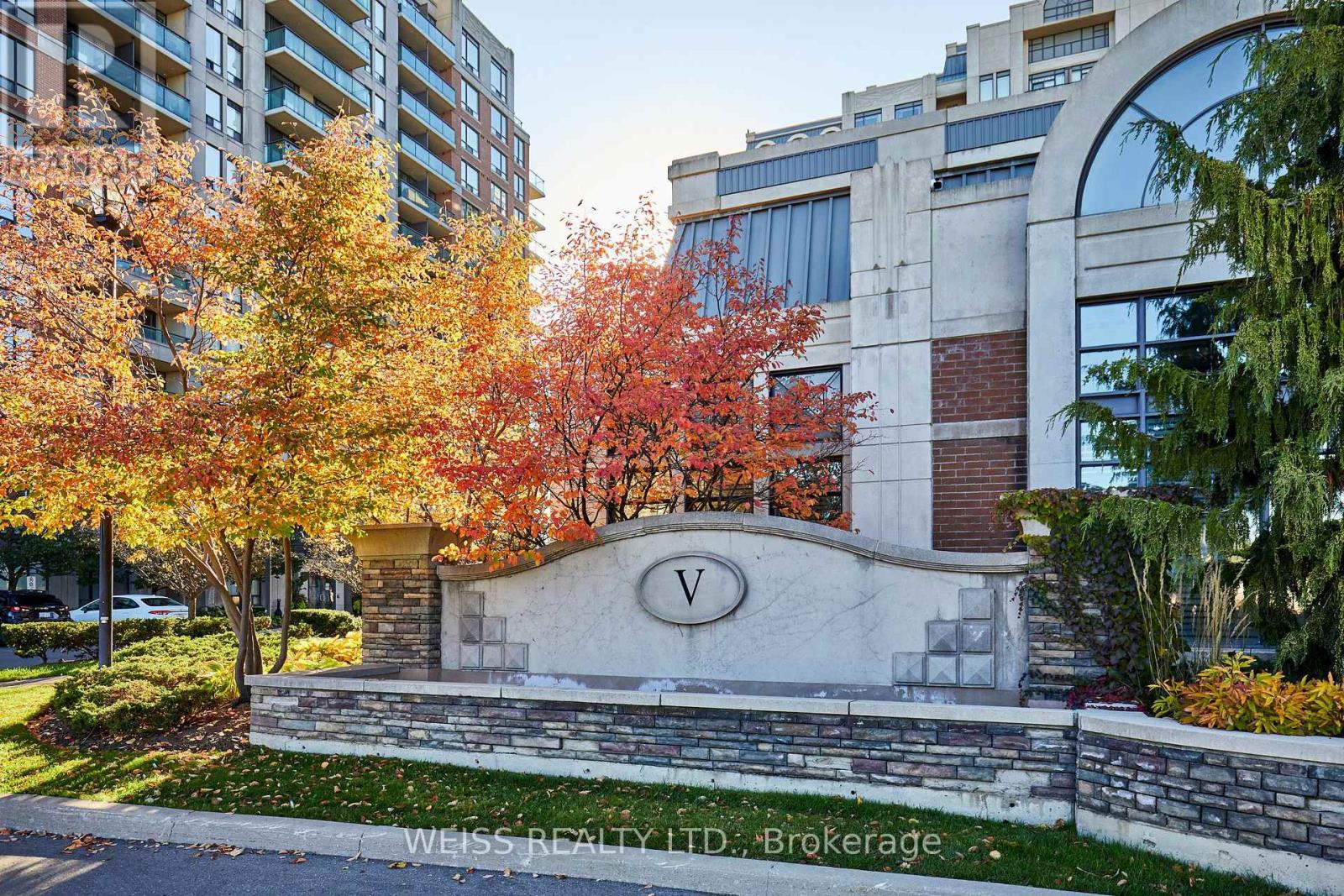 205- 330 Red Maple Road, Richmond Hill, ON photo 3