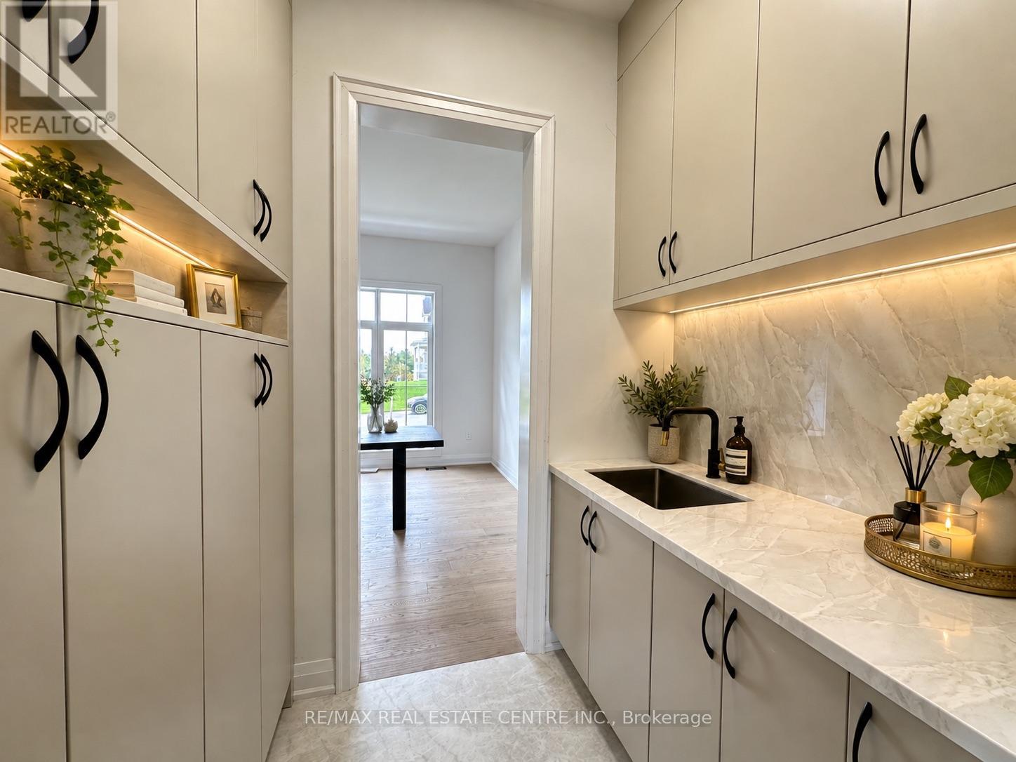 13 Vinnicombe Drive, Oro-Medonte photo 6
