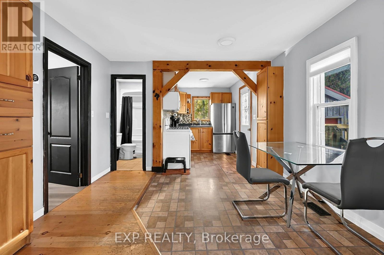 323 BELL Street, Tay, ON photo 11
