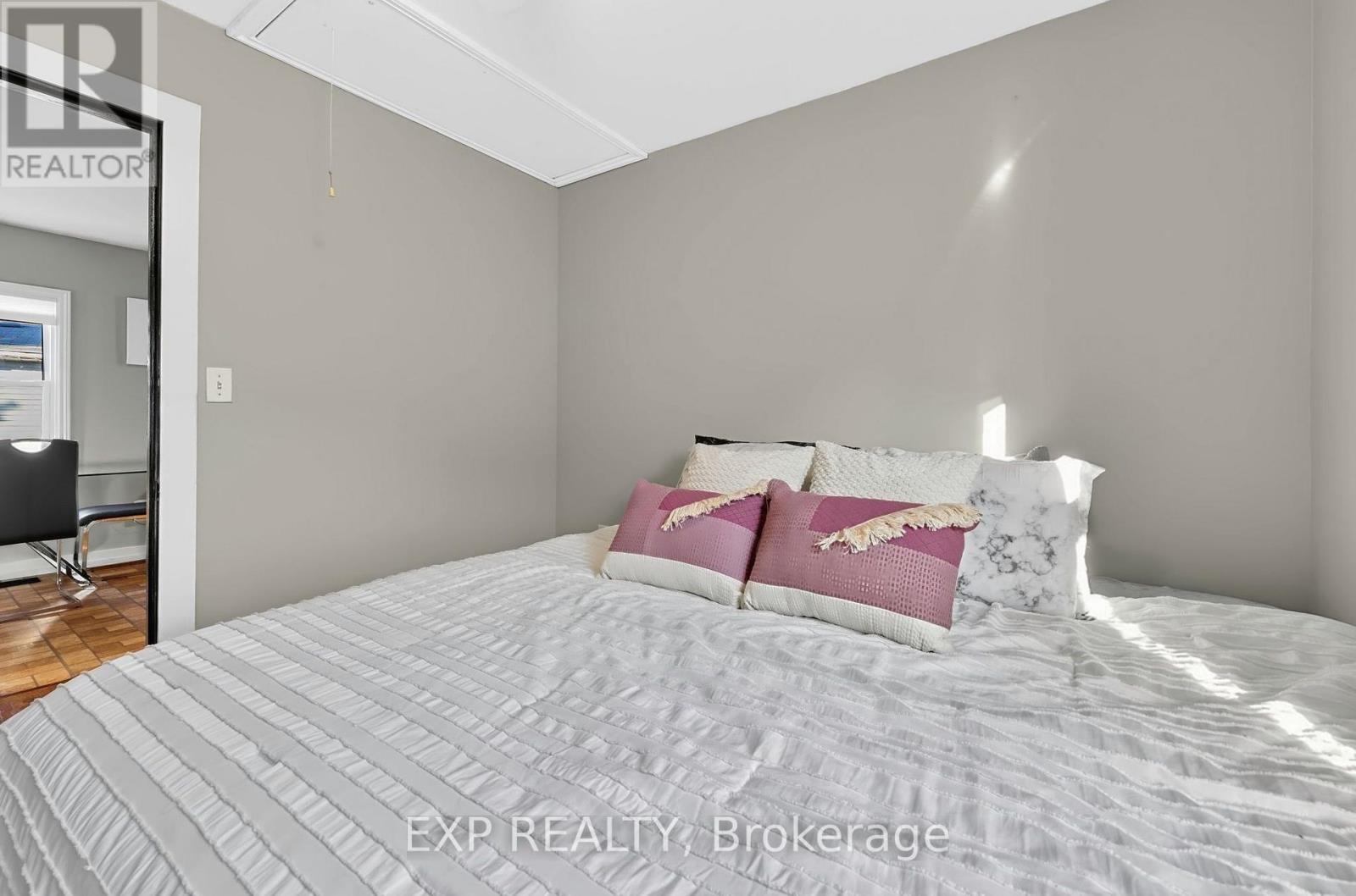 323 BELL Street, Tay, ON photo 18