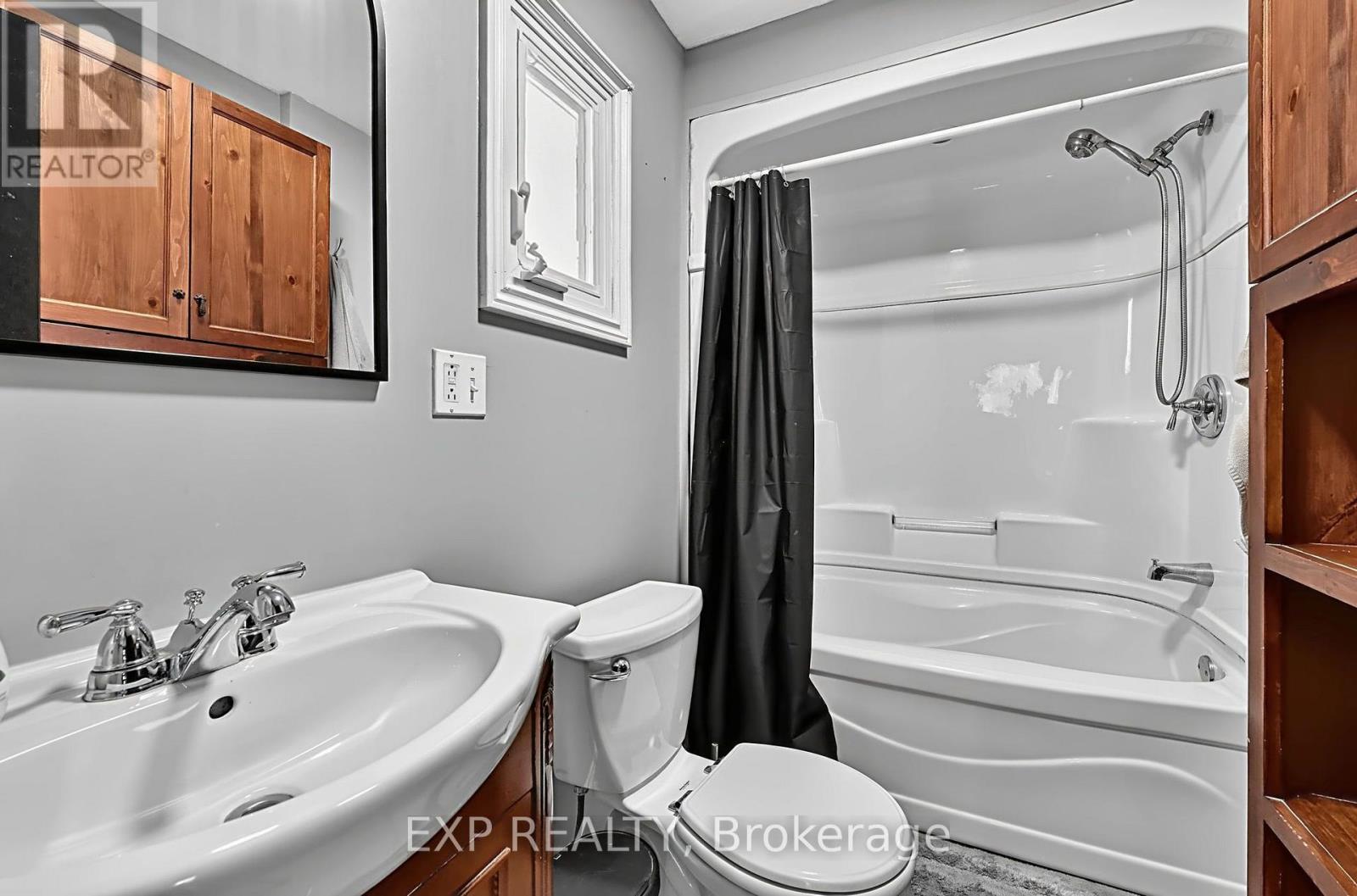 323 BELL Street, Tay, ON photo 19