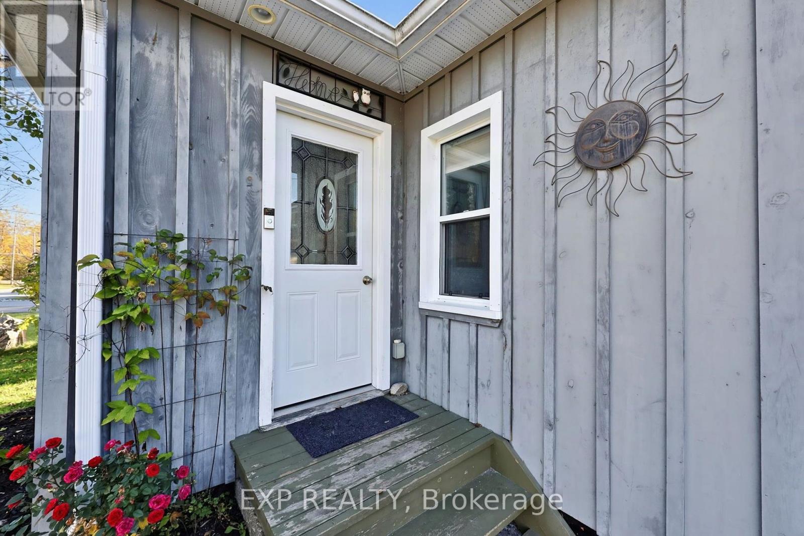 323 BELL Street, Tay, ON photo 4