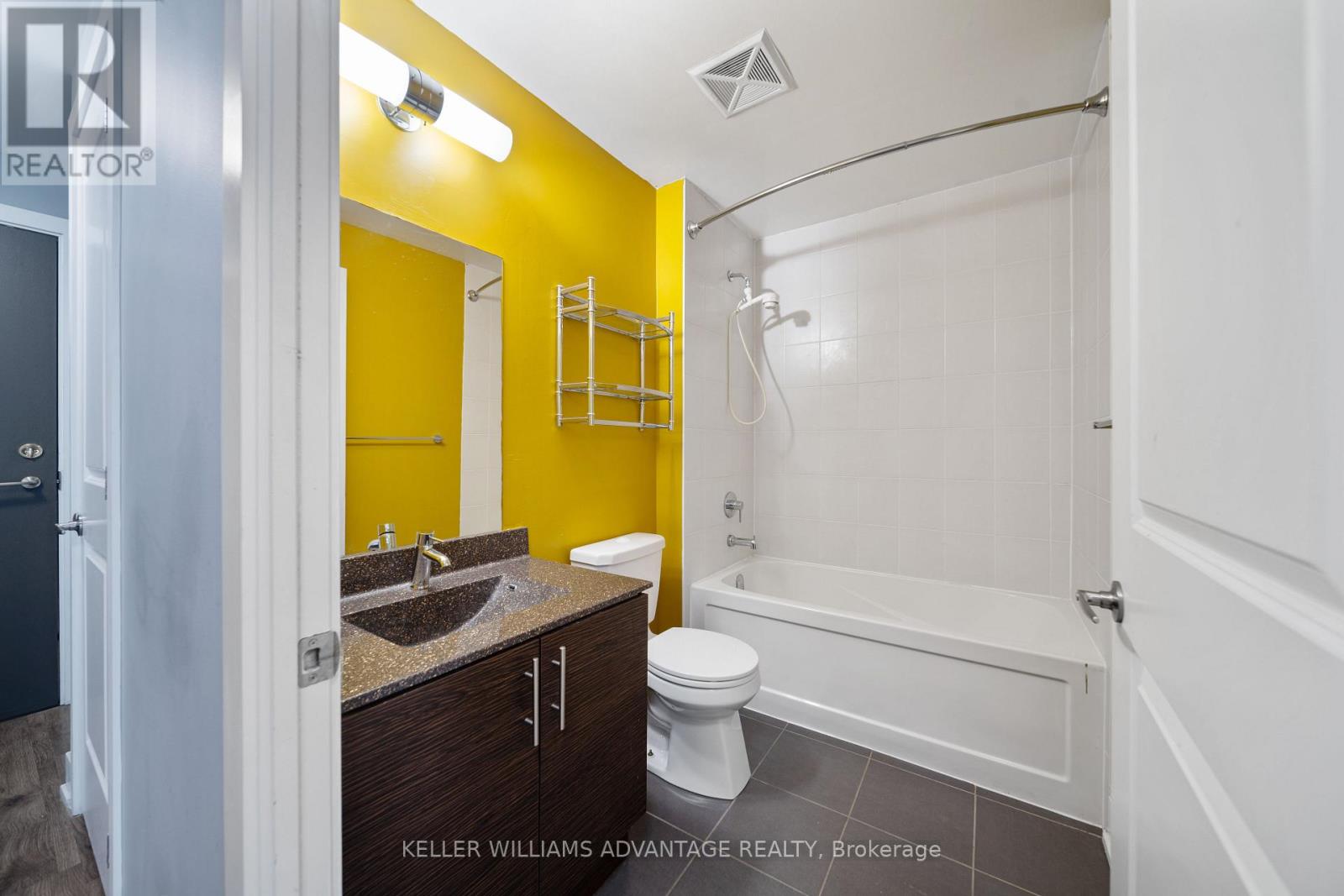 #710 68 MERTON STREET - 24