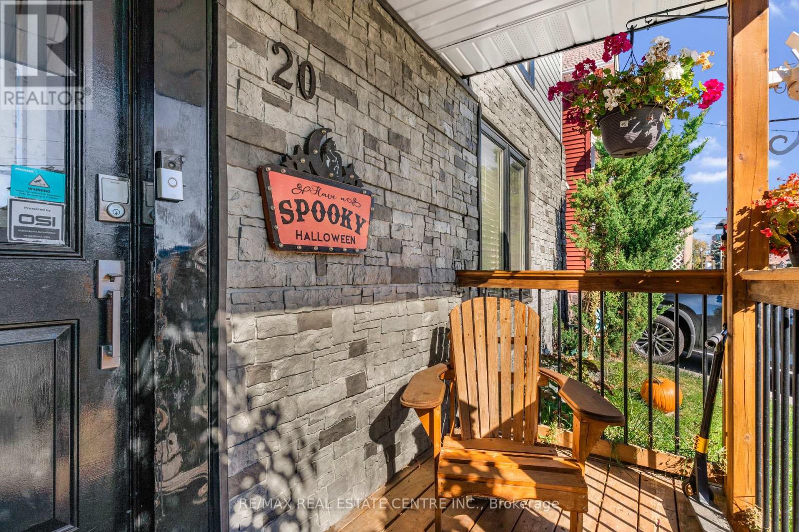 20 Brock Street, Oshawa, ON photo 4