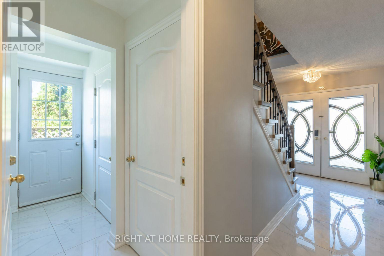 5044 Guildwood Way East, Mississauga, ON photo 10
