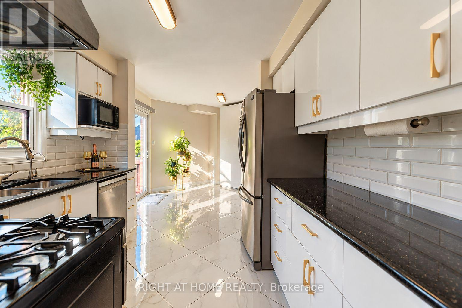 5044 Guildwood Way East, Mississauga, ON photo 18