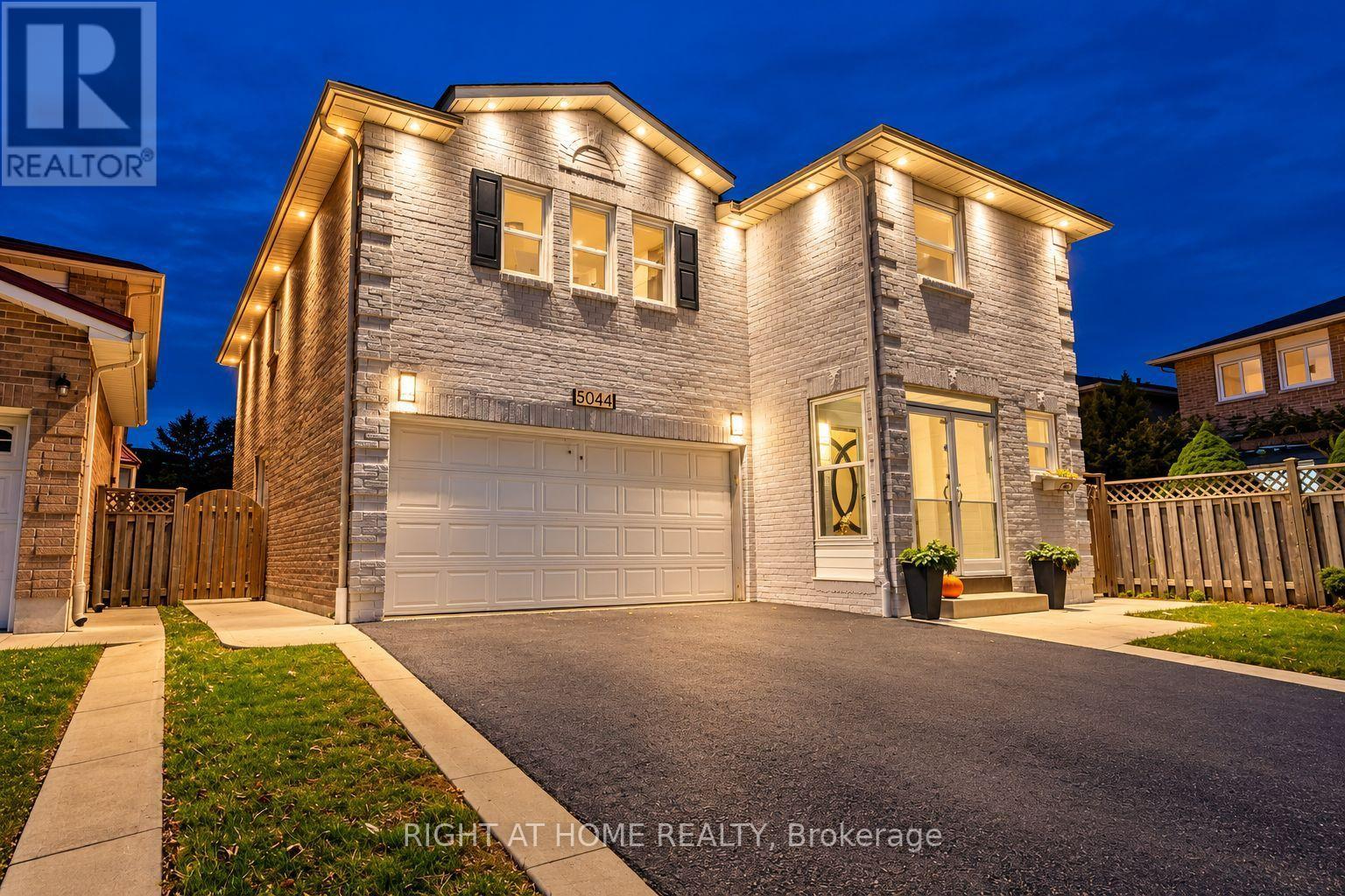 5044 Guildwood Way East, Mississauga, ON photo 2
