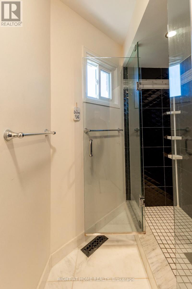 5044 Guildwood Way East, Mississauga, ON photo 33