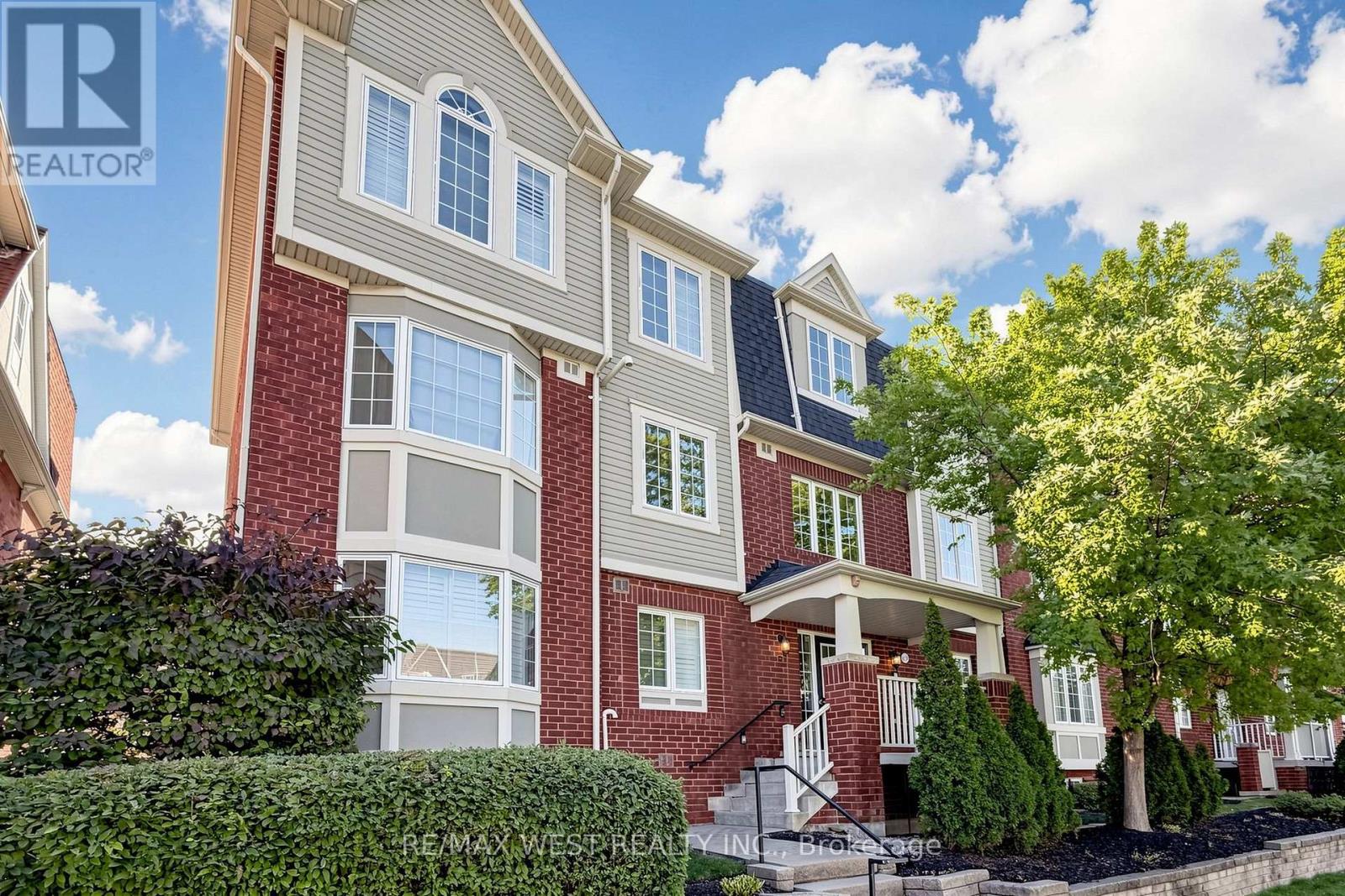 1- 608 Shoreline Drive, Mississauga, ON