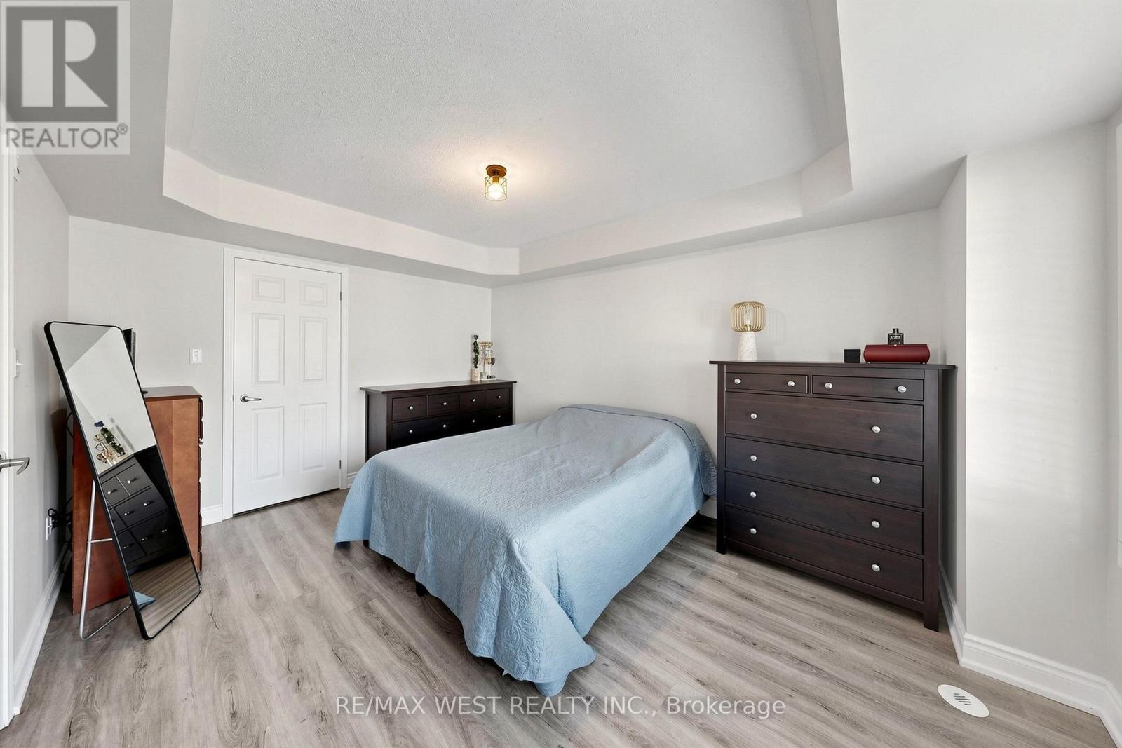 #1 608 SHORELINE DRIVE - 25