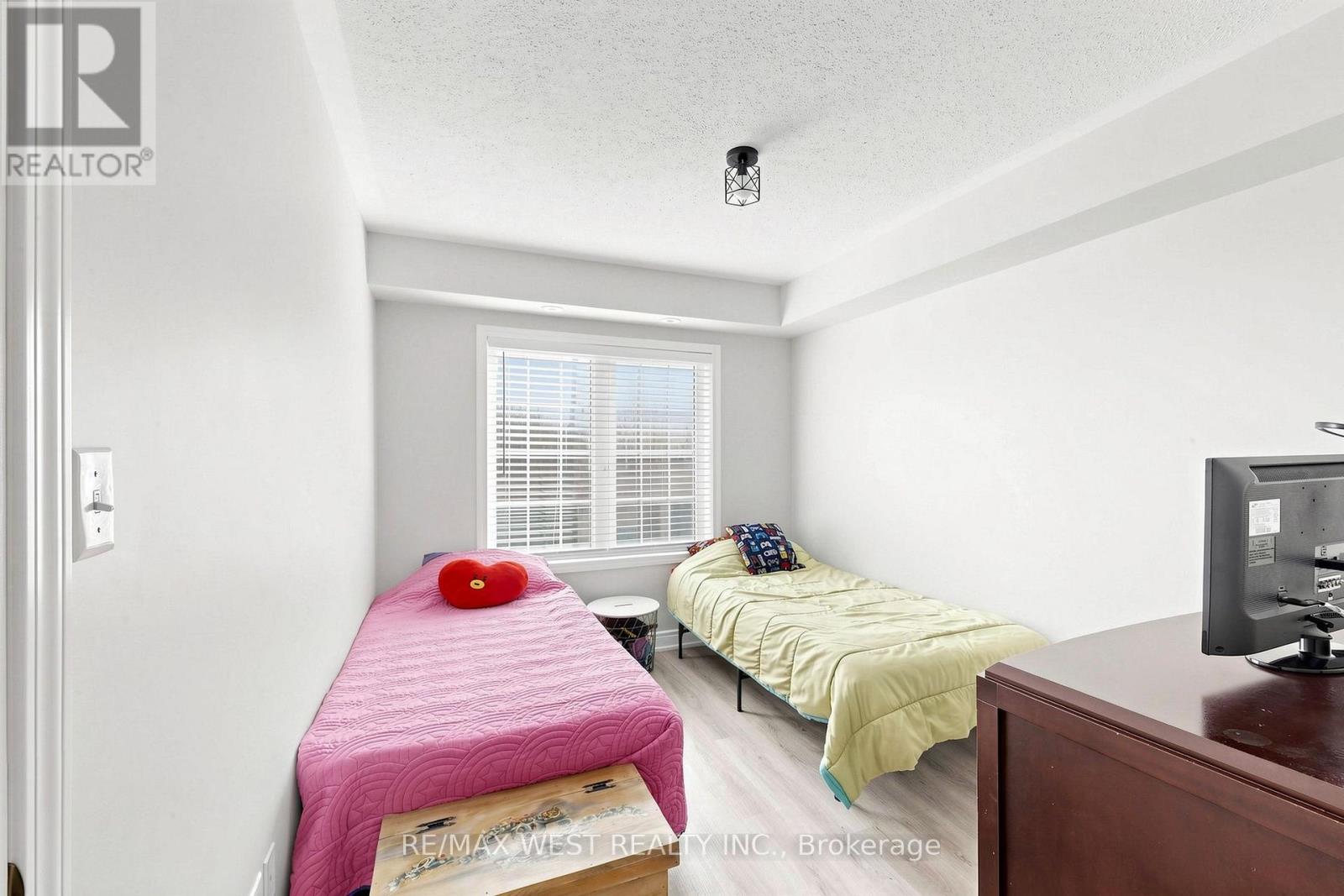 #1 608 SHORELINE DRIVE - 30