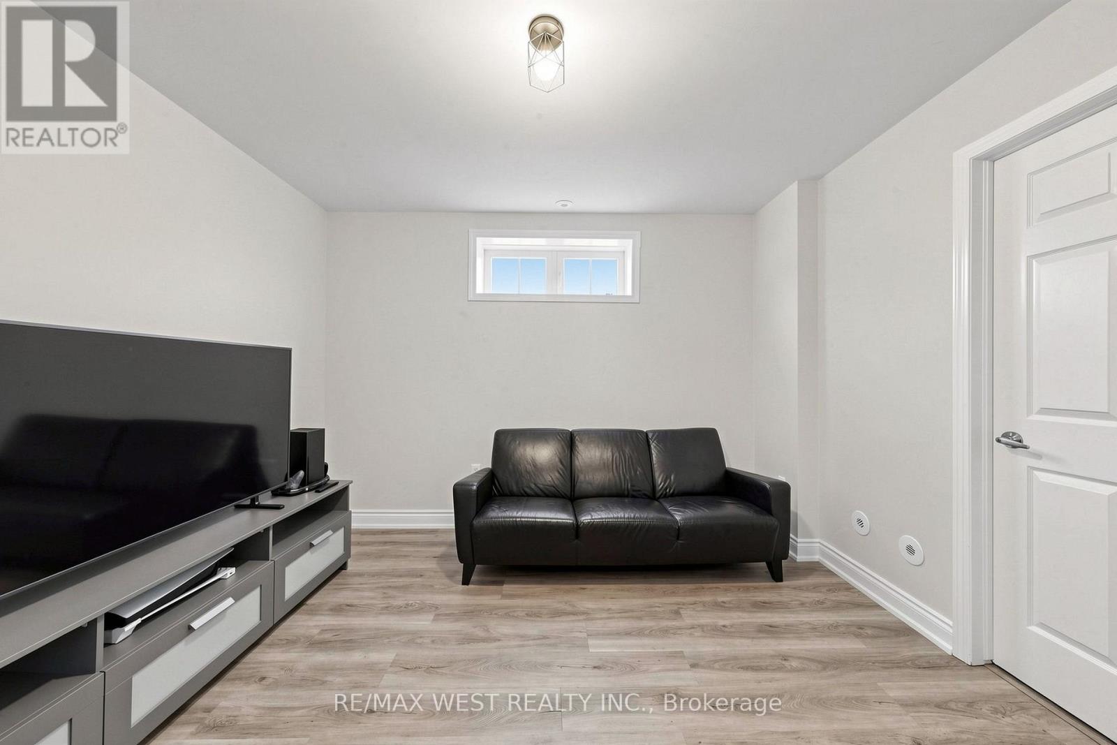 #1 608 SHORELINE DRIVE - 39