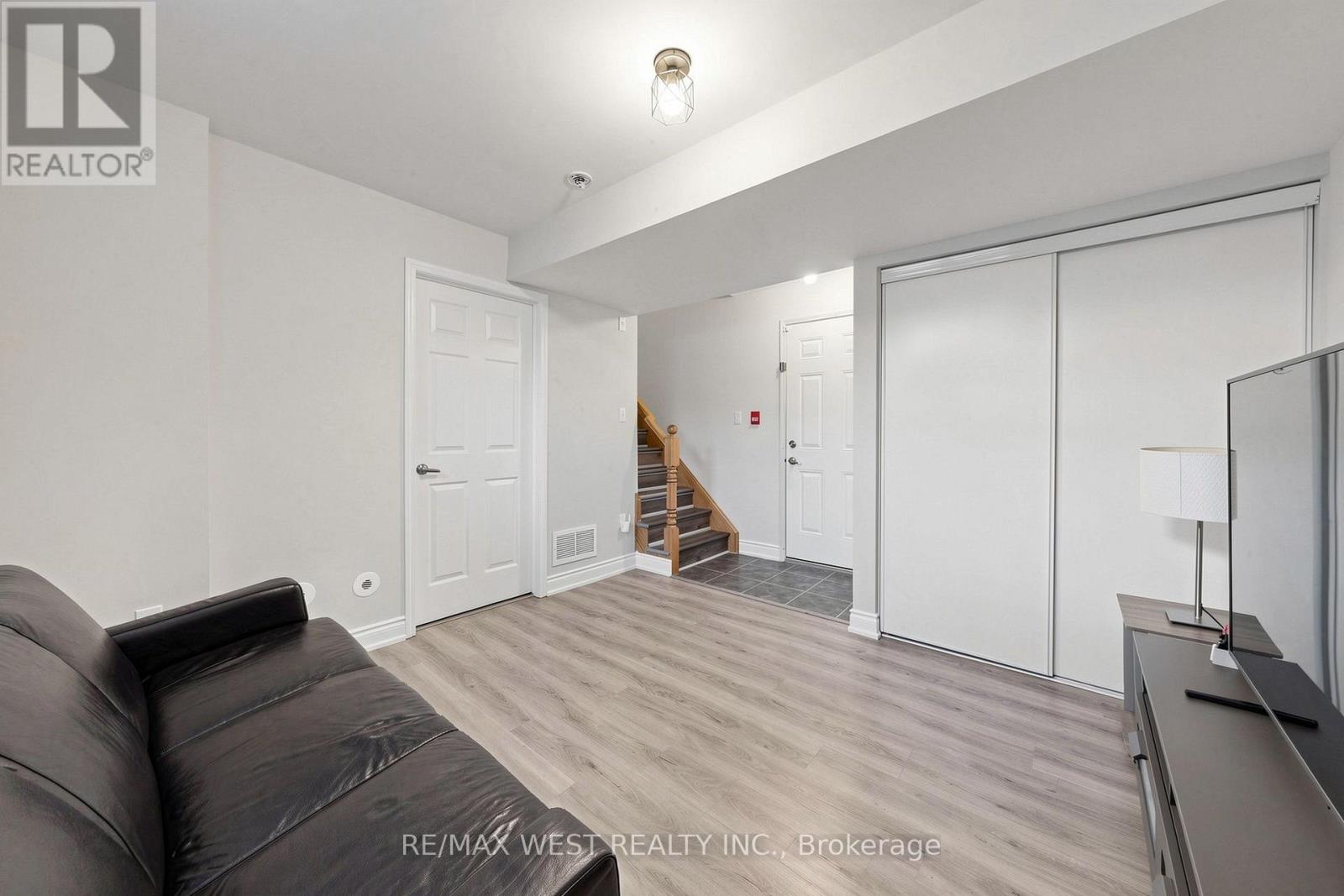 #1 608 SHORELINE DRIVE - 40