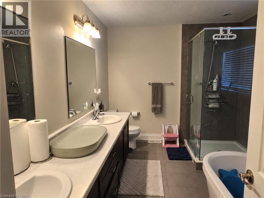 3 Bed, 3 Bath Townhouse for Rent in Waterloo – 132 FOAMFLOWER Place, Waterloo – MLS# 40873009 - Image 6