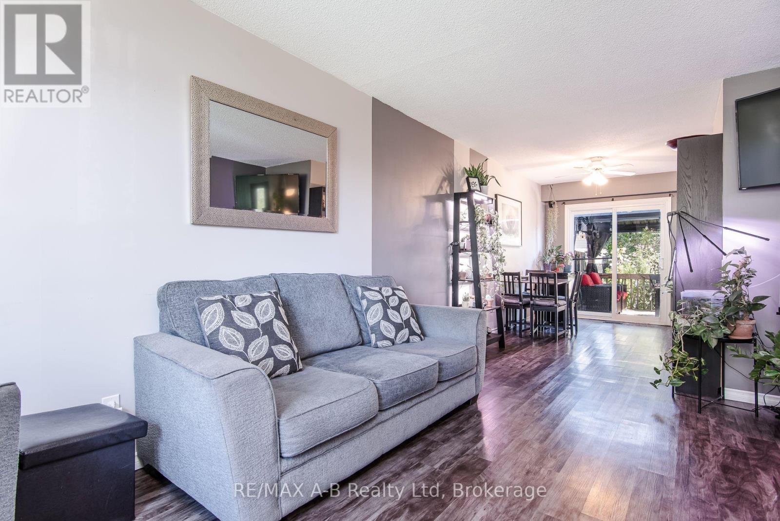 254 LOUISE STREET - 29