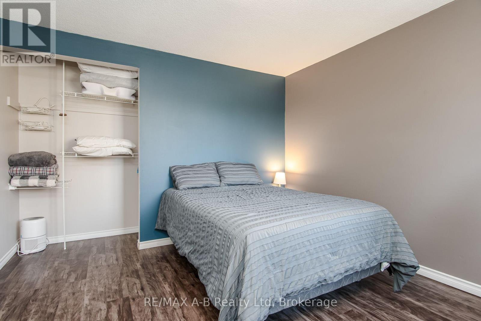 254 LOUISE STREET - 41