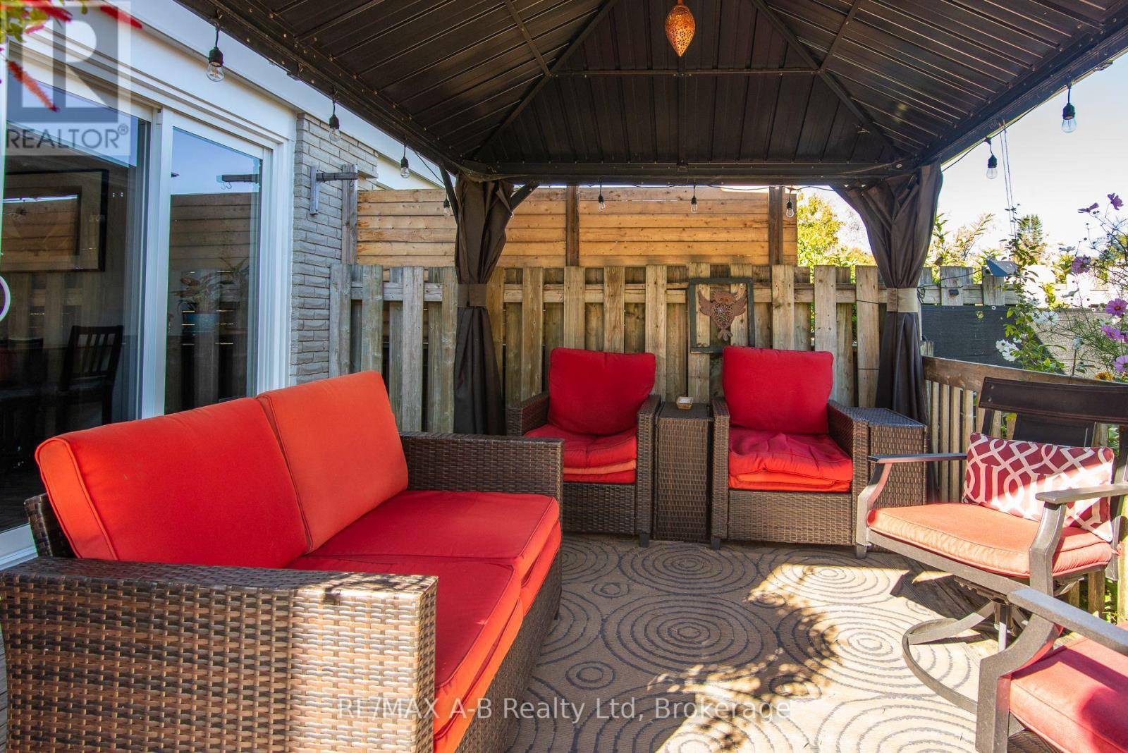 254 LOUISE STREET - 5