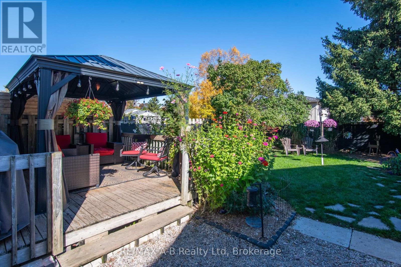 254 LOUISE STREET - 9